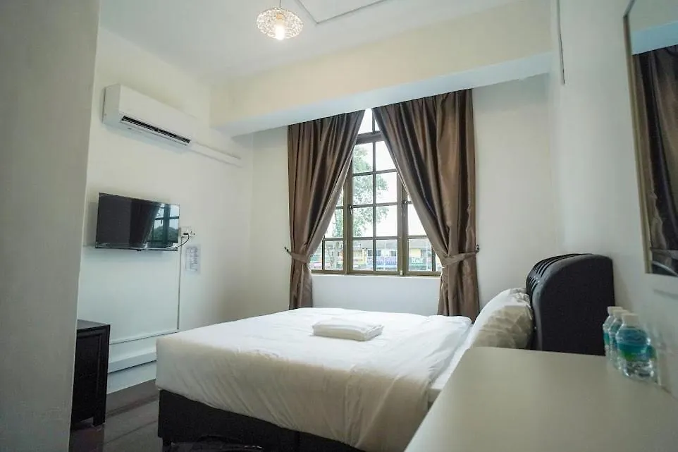 B Link Hotel Kulai 2*,  Malaysia